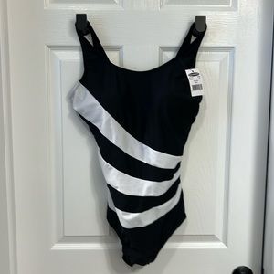 Aquamore chlorine resistant black/white swim suit
